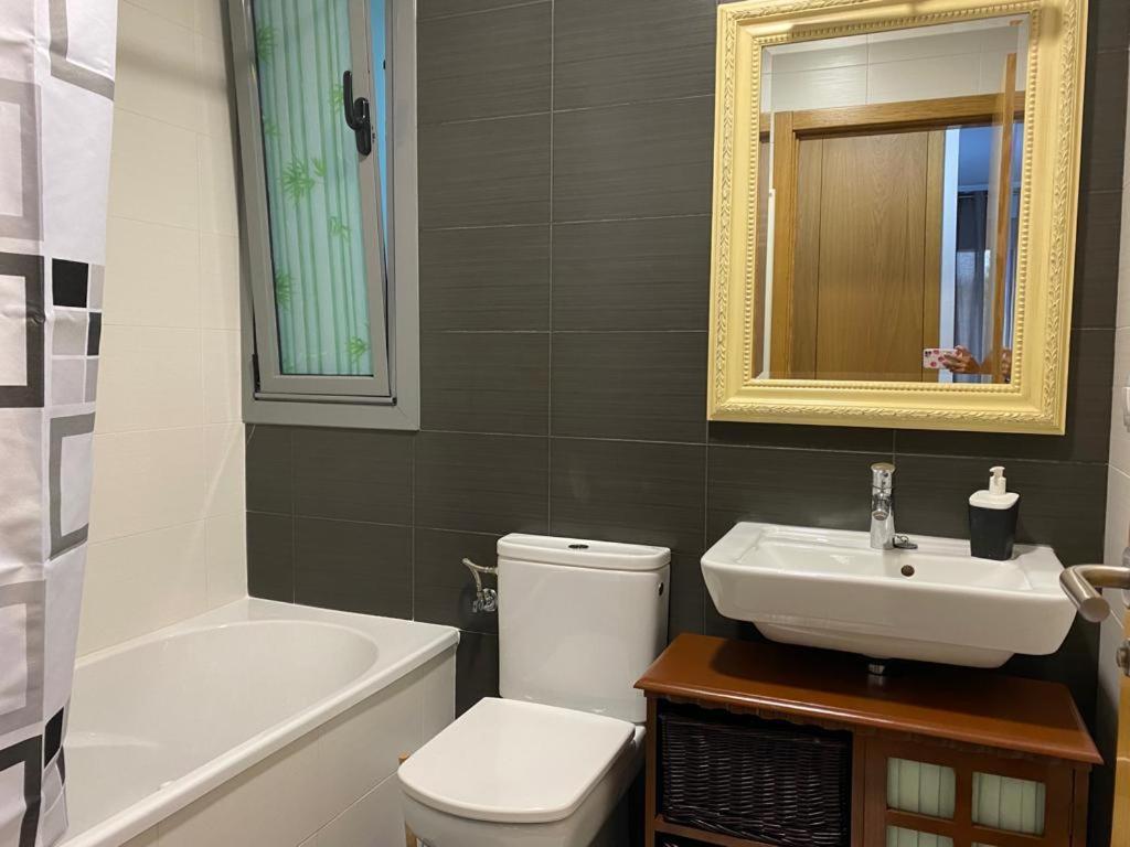 Piso Familiar Amplio Con Acceso Directo A La Playa Apartment Буеу Екстериор снимка