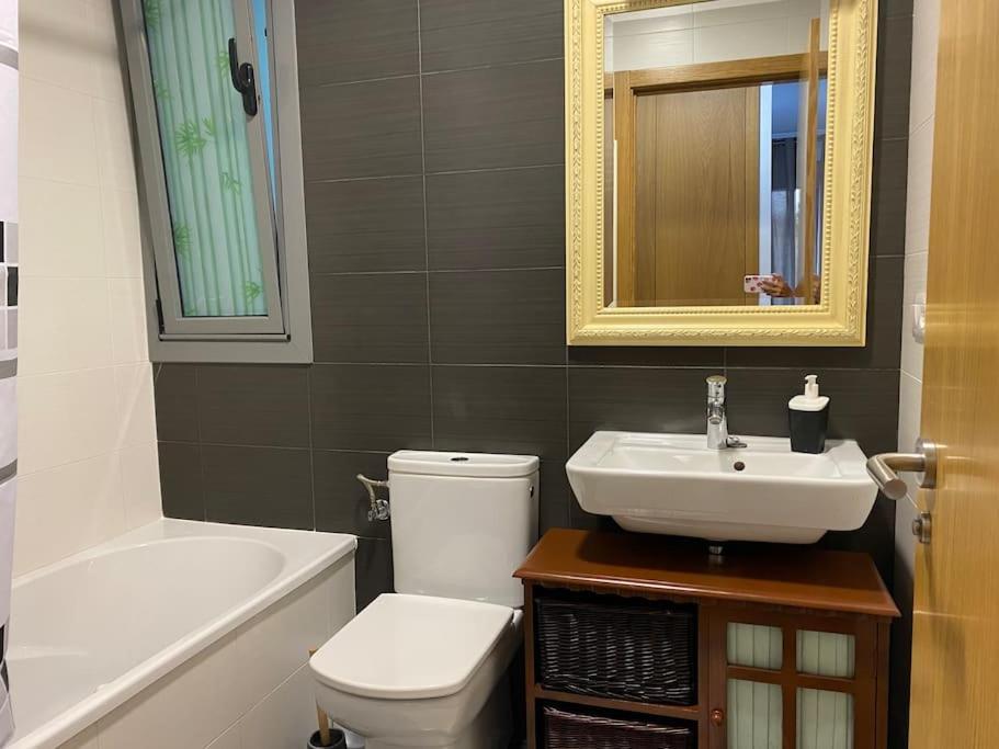 Piso Familiar Amplio Con Acceso Directo A La Playa Apartment Буеу Екстериор снимка