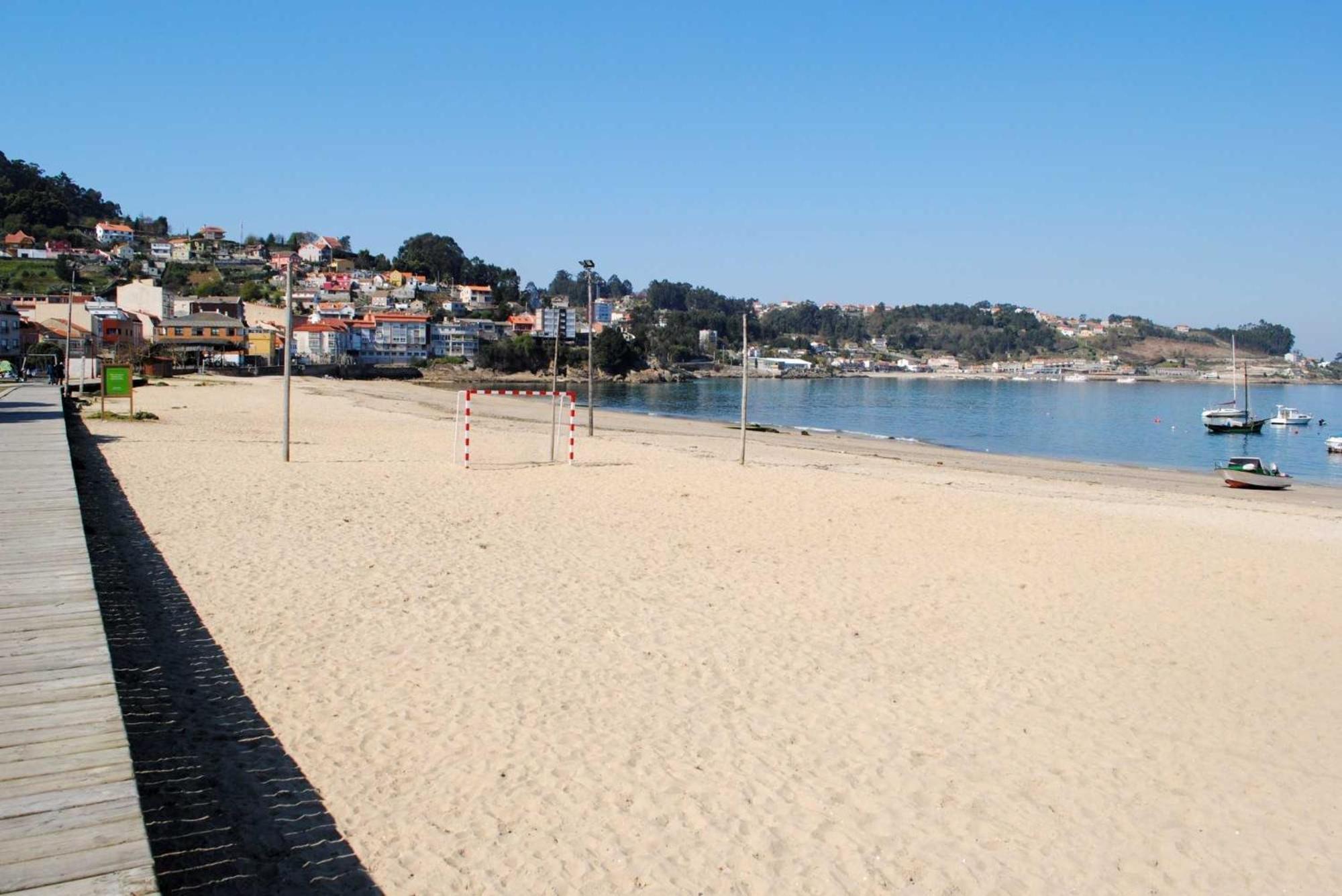 Piso Familiar Amplio Con Acceso Directo A La Playa Apartment Буеу Екстериор снимка
